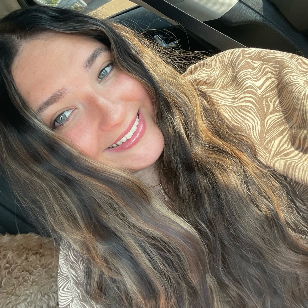 Meet your Posher, Alyssa
